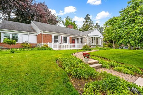 133 Tupelo Hill Dr, Cranston, RI, 02920-3746 | Card Image