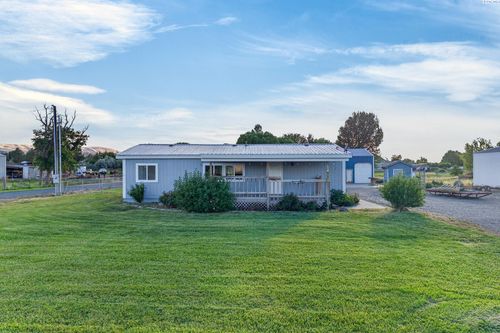 44104 S Morton Rd, Kennewick, WA, 99337-7588 | Card Image