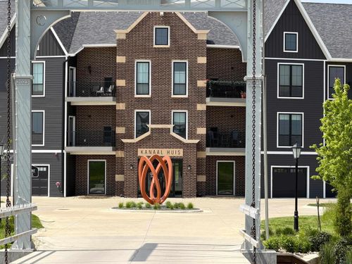 1311 Canal Ct Se, Orange City, IA, 51041-7614 | Card Image