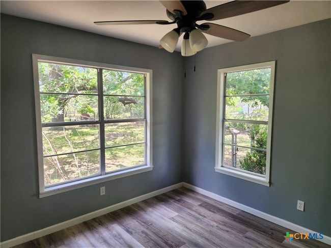 325 Montgomery St, House other with 3 bedrooms, 1 bathrooms and null parking in Yoakum TX | Image 9