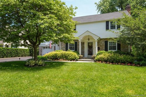 130 Siwanoy Blvd, Eastchester, NY, 10709-3815 | Card Image