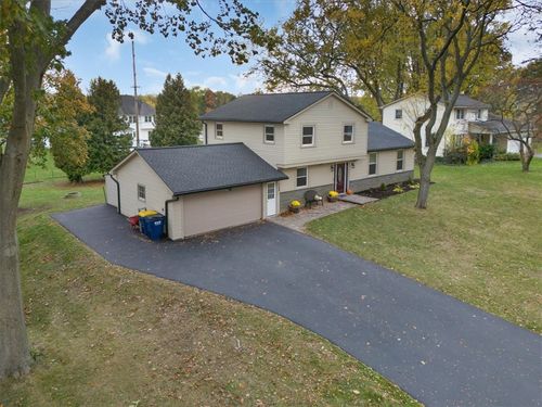 749 Mont Vista Ln, Webster, NY, 14580-2447 | Card Image