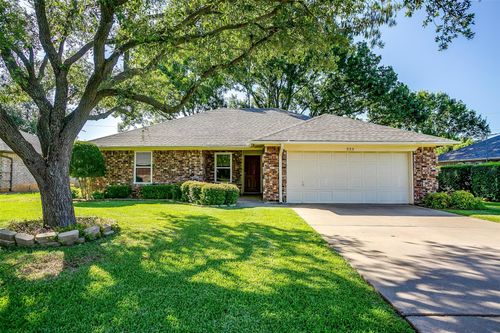 555 Meadowbrook Dr, Burleson, TX, 76028-4421 | Card Image