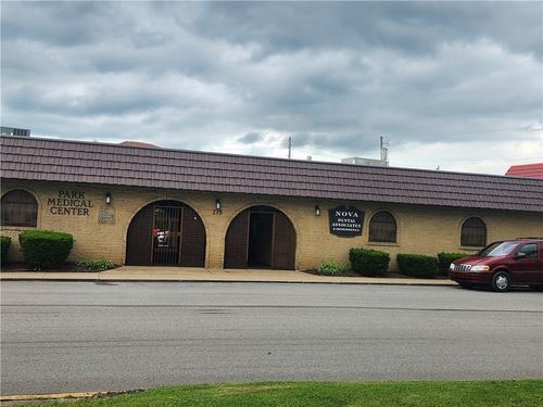 215 E 1st Ave, Tarentum, PA, 15084-1765 | Card Image