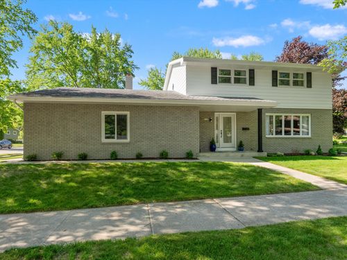 3107 Cherokee Dr, Sheboygan, WI, 53083-3614 | Card Image