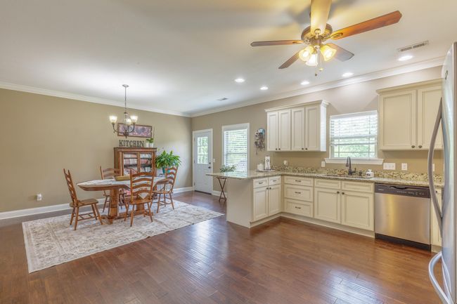 Dining & Kitchen | Image 4