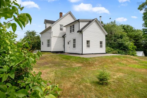 57 Old Falls Rd, Liverpool, NS, B0T1K0 | Card Image