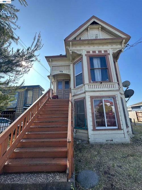 1538 39th Ave, Oakland, CA, 94601-4124 | Card Image