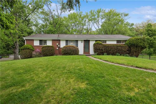 3305 Stag Dr, Gibsonia, PA, 15044-7973 | Card Image
