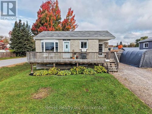 204 Delaware Ave, North Bay, ON, P1B6Z8 | Card Image