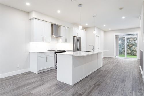 629 Selwyn Close, Victoria, BC, V9B0Z2 | Card Image