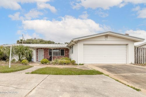 3011 N Oleander Ave, Daytona Beach, FL, 32118-3116 | Card Image