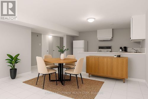 3-203 Nelson St, Oakville, ON, L6L3J4 | Card Image