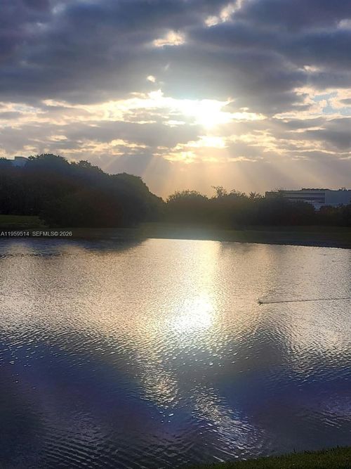 203-9682 Fontainebleau Blvd, Miami, FL, 33172 | Card Image