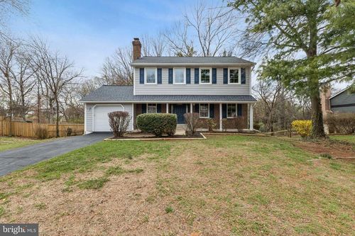 8928 Rolling Rd, MANASSAS, VA, 20110-4243 | Card Image