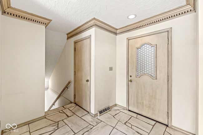 8433 Quail Hollow Rd, Condo with 3 bedrooms, 3 bathrooms and null parking in Indianapolis IN | Image 5