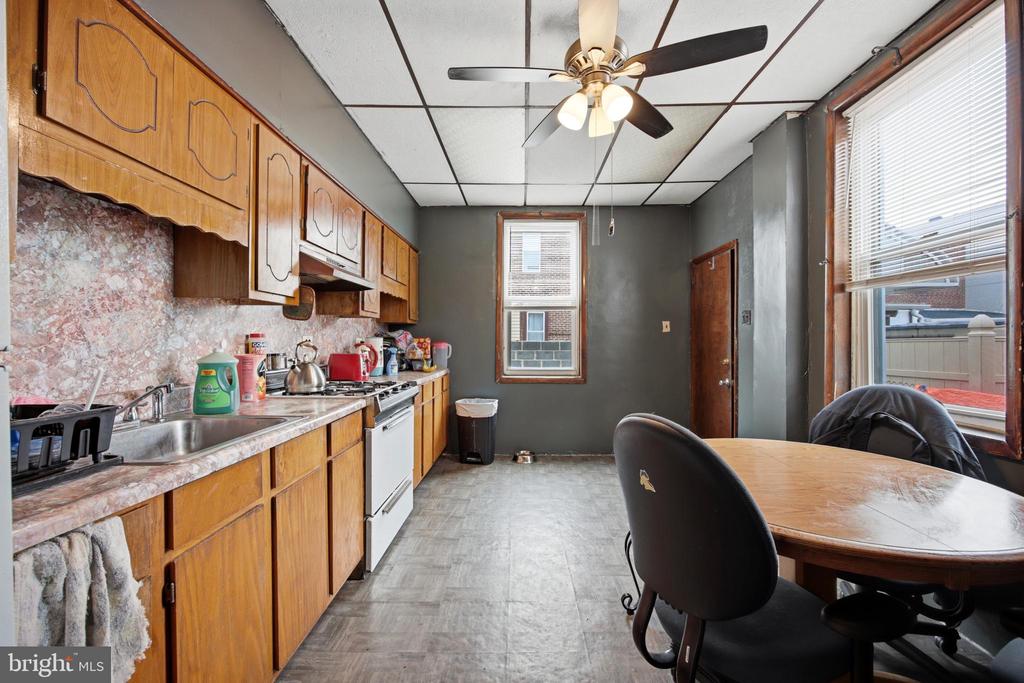 Residential in PHILADELPHIA 4