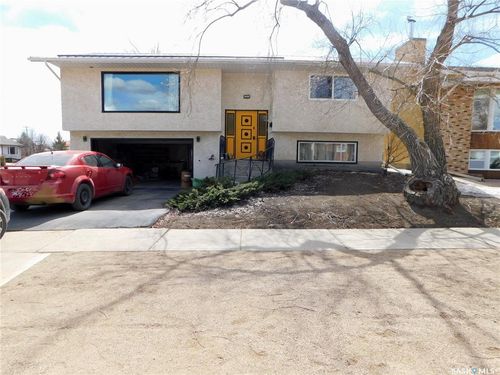 254 2nd Ave, Gravelbourg, SK, S0H1X0 | Card Image