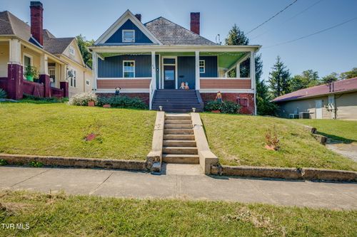216 Taylor St, Bristol, TN, 37620-2440 | Card Image