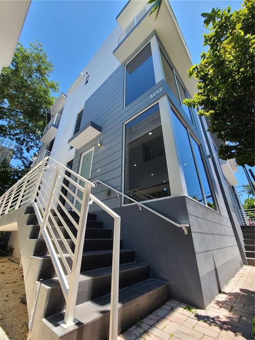 7-825 Michigan Ave, Miami Beach, FL, 33139-5619 | Card Image