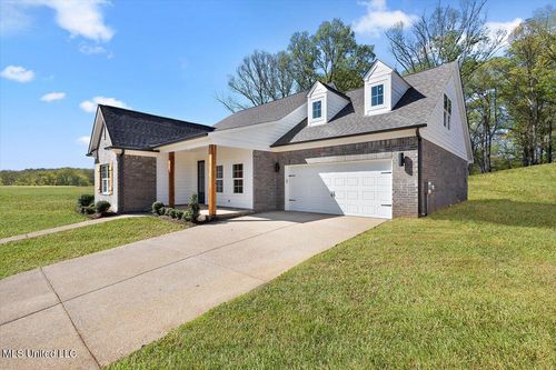 1184 Creekside Ln, Hernando, MS, 38632-1086 | Card Image