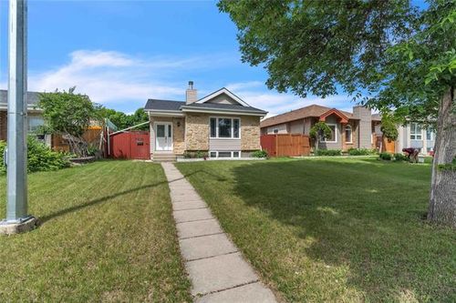 2456 Burrows Ave, Winnipeg, MB, R2R2N1 | Card Image