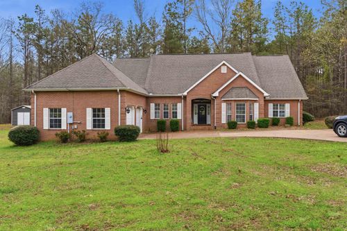 915 Clifftview Rd, Bolivar, TN, 38008-8323 | Card Image