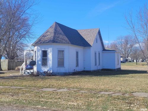 415 W 4th St, Golden, IL, 62339-1042 | Card Image