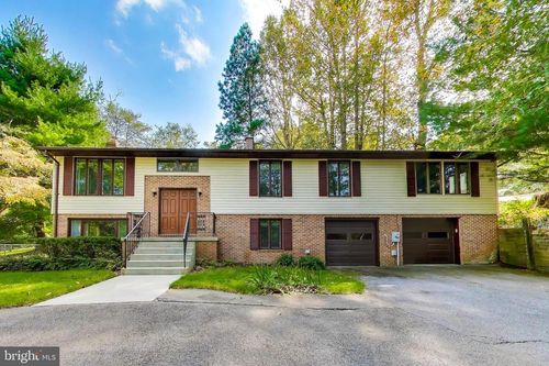 1045 Ashe St, Davidsonville, MD, 21035-1215 | Card Image