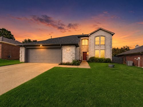 5004 Vaquero Dr, Arlington, TX, 76017-3922 | Card Image