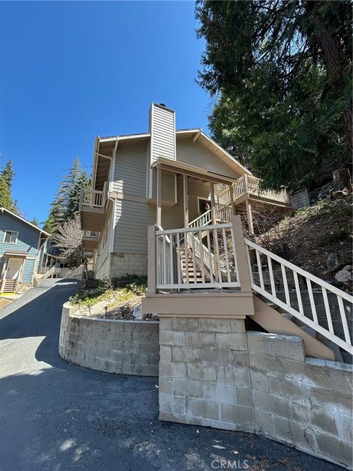 301 Canyon Crest Ln, Lake Arrowhead, CA, 92352 | Card Image