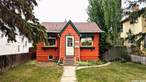 1306 Av E N, Saskatoon, SK, S7L1T5 | Card Image