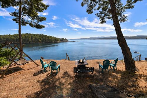 222 Spinnaker Dr, Mayne Island, BC, V0N2J2 | Card Image