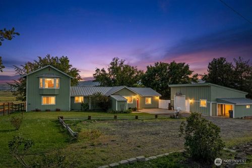 490 Crusoe Ln, Ellensburg, WA, 98926-8094 | Card Image