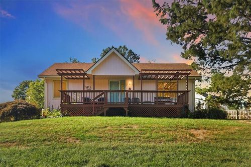 7008 N Elm St, Pleasant Valley, MO, 64068-9571 | Card Image