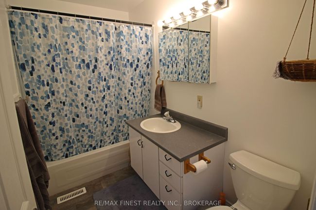 734 Short Point Rd, House other with 3 bedrooms, 3 bathrooms and 8 parking in Lyndhurst ON | Image 31