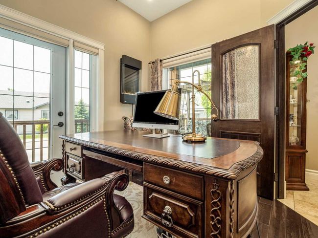 208 Mt Sunburst Place W, House other with 4 bedrooms, 3 bathrooms and 4 parking in Lethbridge AB | Image 9