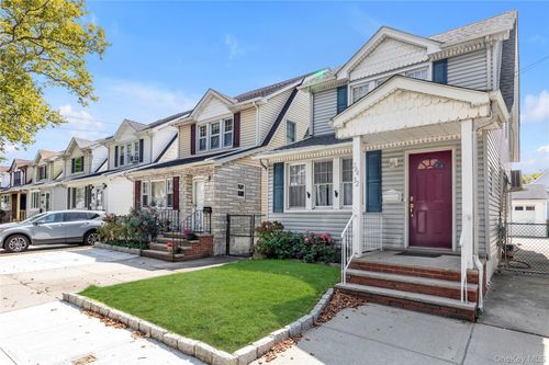 24432 90th Ave, Bellerose, NY, 11426-1506 | Card Image