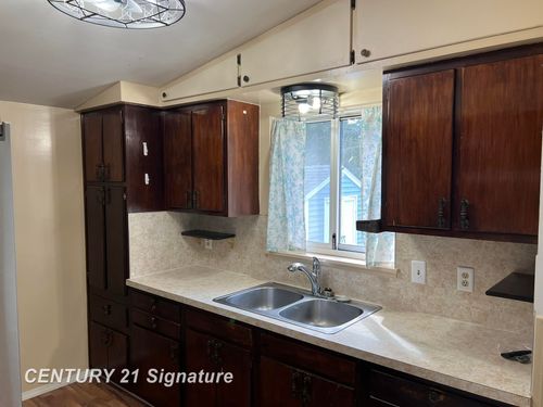 11209 Langdon Dr, Clio, MI, 48420-1564 | Card Image