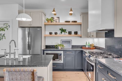 827 Delmas Ave, Nashville, TN, 37216-3646 | Card Image