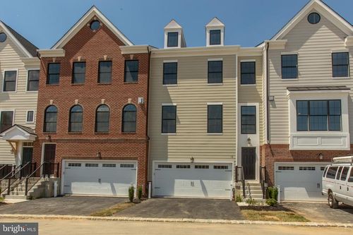 18 Parkview Cir, WAYNE, PA, 19087-4188 | Card Image