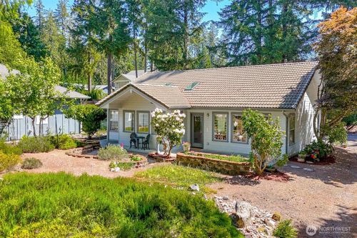91 E Lake Forest Dr, Allyn, WA, 98524-8748 | Card Image