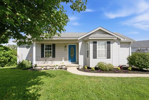 227 Leslie Dr, Winchester, KY, 40391-7303 | Card Image