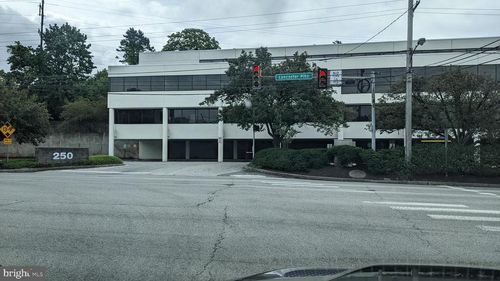 ste-300-250 W Lancaster Ave, PAOLI, PA, 19301-1752 | Card Image