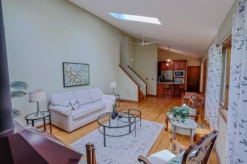 311 Paquette Ave, Manchester, NH, 03104-1756 | Card Image