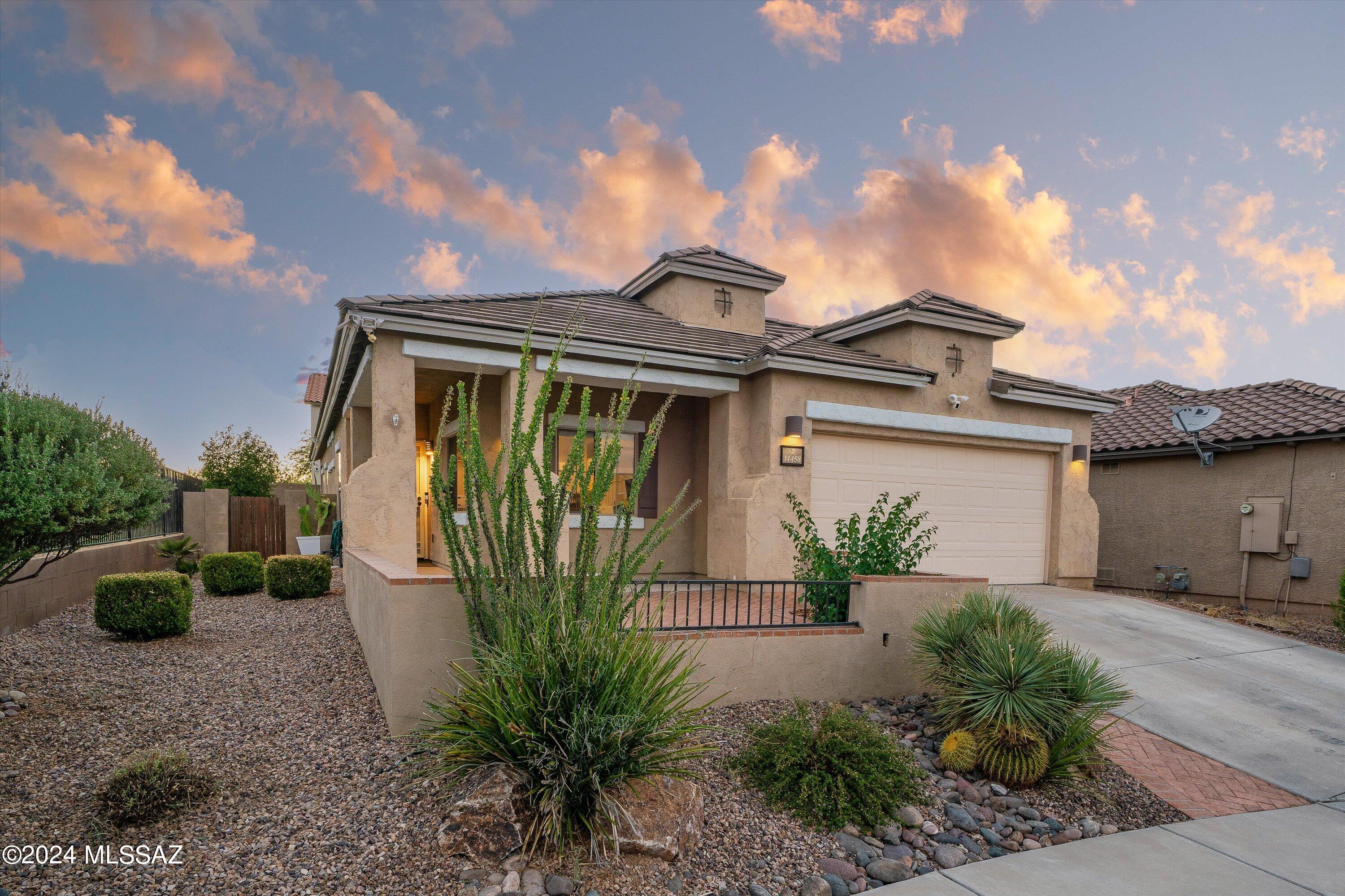 Avenida Castano , Sahuarita, AZ 85629