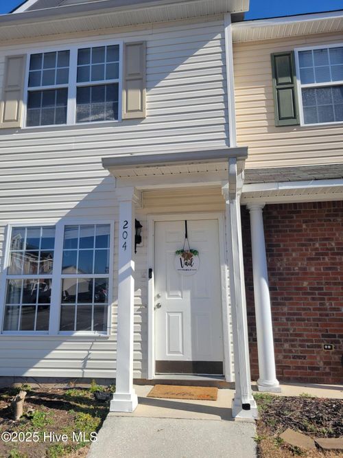 204 Woodlake Ct, Jacksonville, NC, 28546-7897 | Card Image