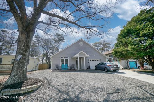 2805 E Yacht Dr, Oak Island, NC, 28465-5928 | Card Image