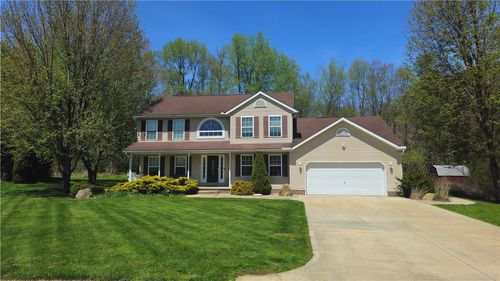 18 Blackberry Ln, Grove City, PA, 16127-4680 | Card Image