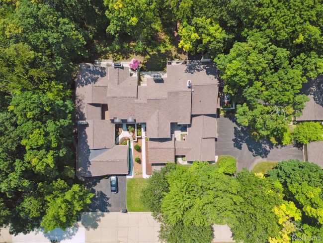 60-1105-Ivyglen-Cir-Bloomfield-Hills-MI-48304-WindowStill-10.jpg | Image 50